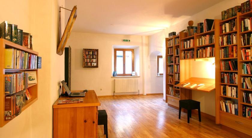 Spiele- Und Buchhotel Tschitscher Nikolsdorf المظهر الخارجي الصورة