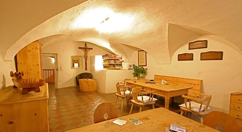 Spiele- Und Buchhotel Tschitscher Nikolsdorf المظهر الخارجي الصورة